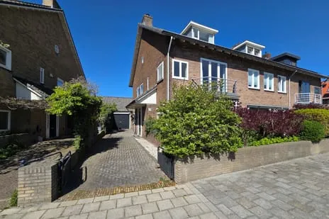Hoekwoning te koop: Lodewijk van Deyssellaan 174, De Krim Haarlem