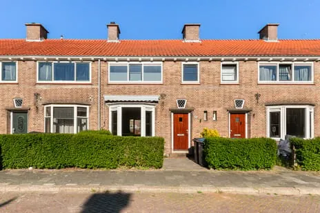 Tussenwoning te koop: Lodewijkstraat 22, Pr. Bernhardstraat en omgeving Dordrecht