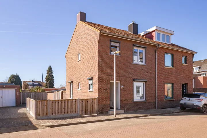 Twee-onder-één-kap te koop: Lodewijkstraat 4, Bleijerheide Kerkrade