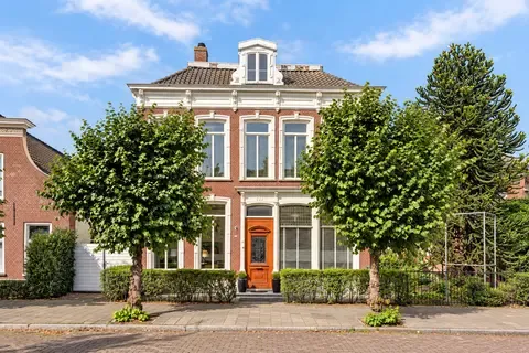 Vrijstaande woning te koop: Loeffstraat 111, Waalwijk