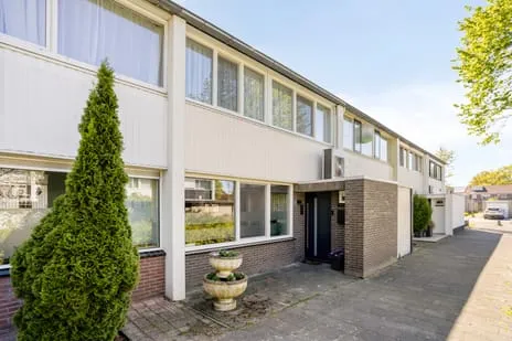 Tussenwoning te koop: Loenastraat 12, Eeuwsels Helmond