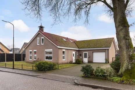Vrijstaande woning te koop: Loenerdrift 134, Loenen Loenen