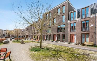 Tussenwoning te koop: Loes van Marlestraat 9, Leeuwenveld Weesp