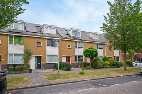 Tussenwoning te koop: Loethoelilaan 81, Schrijversbuurt Amstelveen