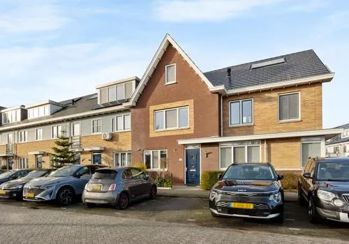 Tussenwoning te huur: Lofoten 75, Oosterheem-Zuid-West Zoetermeer