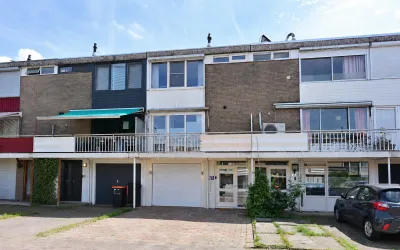 Tussenwoning te koop: Logger 13, Stad en Lande Huizen