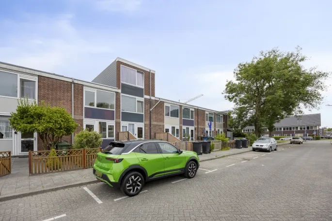 Terraced house for sale: Lohengrinhof 13, Hoogvliet Noord Hoogvliet Rotterdam
