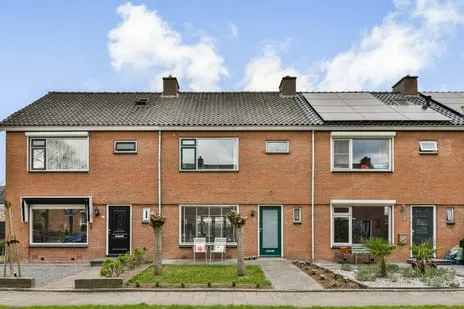 Tussenwoning te koop: Lokkenstraat 3, 's-Gravendeel Woonkern 'S-Gravendeel
