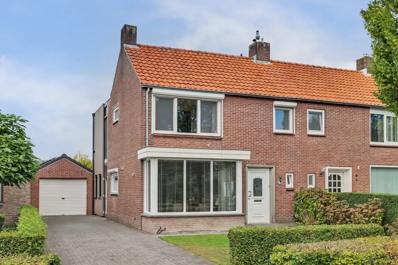 Twee-onder-één-kap te koop: Lombartsstraat 18, Diessen
