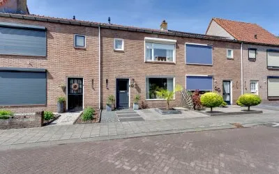 Terraced house for sale: Lomodisweg 25, ’t Harde Centrum 'T Harde