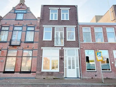Tussenwoning te koop: Loodsgracht 3, Oostsloot Den Helder