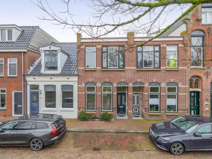 Tussenwoning te koop: Loodsgracht 55, Den Helder