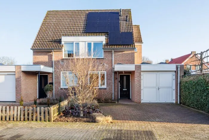 Twee-onder-één-kap te koop: Loodsstraat 26, Midden Gennep