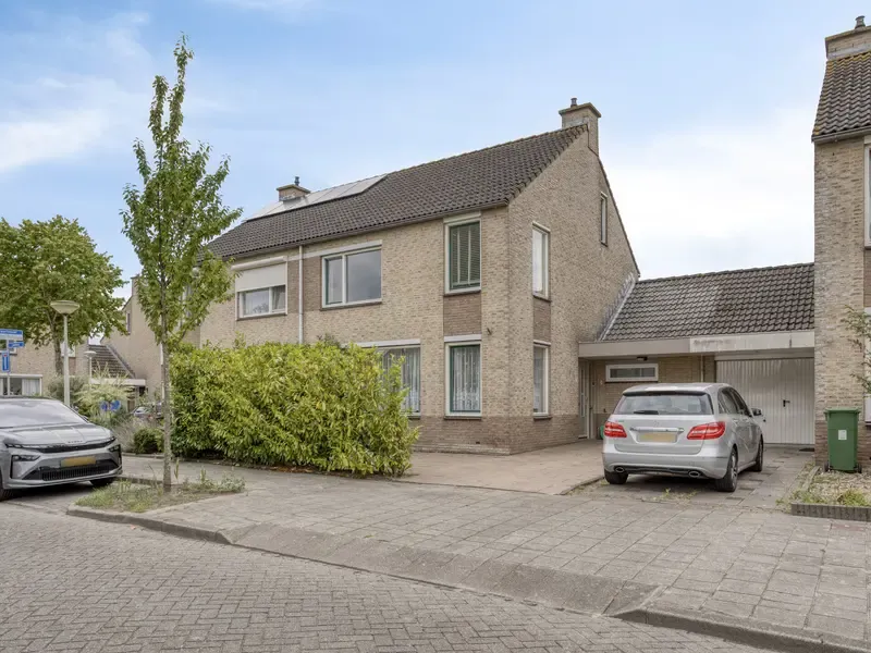 Tussenwoning te koop: Loonberg 30, Bergen Op Zoom