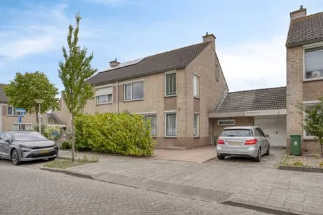 Tussenwoning te koop: Loonberg 30, Bergse Plaat Bergen Op Zoom