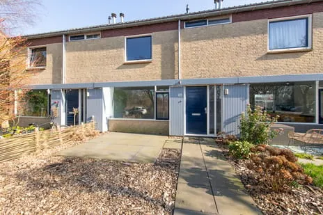 Tussenwoning te koop: Loop 16, Bergen (Nh)