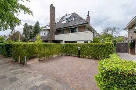 Twee-onder-één-kap te koop: Loosdrechtseweg 80, Het Rode Dorp Hilversum