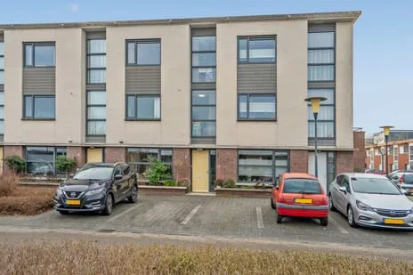 Tussenwoning te koop: Loosduinenstraat 37, Zoetermeer