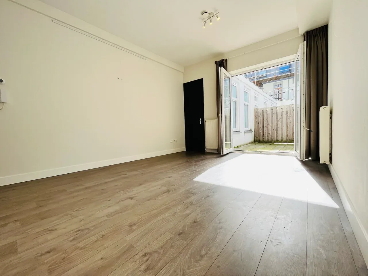 Studio te huur: Loosduinsekade 136, 'S-Gravenhage