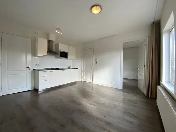Studio te huur: Loosduinseweg 879A, 'S-Gravenhage