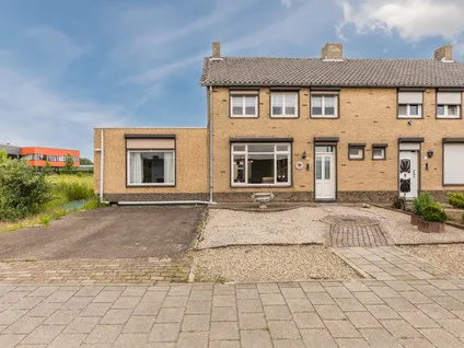 Twee-onder-één-kap te koop: Loperweg 7, De Loop Echt