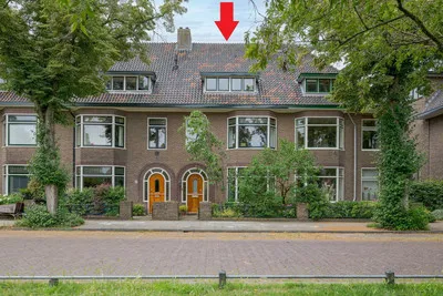 Terraced house for sale: Lorentzkade 26, Professorenwijk-West Leiden