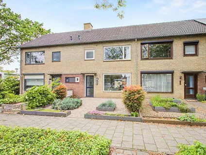 Tussenwoning te koop: Lorentzlaan 12, Serlippenspolder Terneuzen