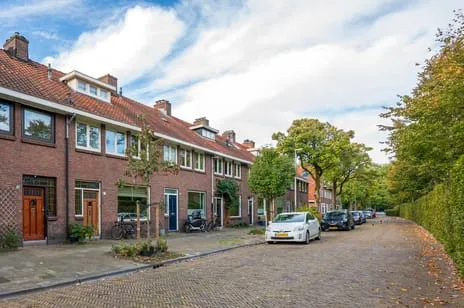 Tussenwoning te koop: Lorentzlaan 15, Tuinwijk-Oost Utrecht