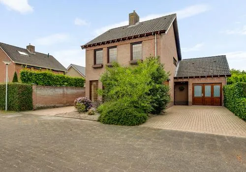 Vrijstaande woning te koop: Lorentzlaan 4, Kazernelaan Weert