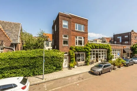 Tussenwoning te koop: Lorentzplein 3RD, Koninginnebuurt Haarlem