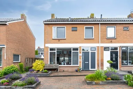 Hoekwoning te koop: Lorentzstraat 5, Flevowijk Kampen
