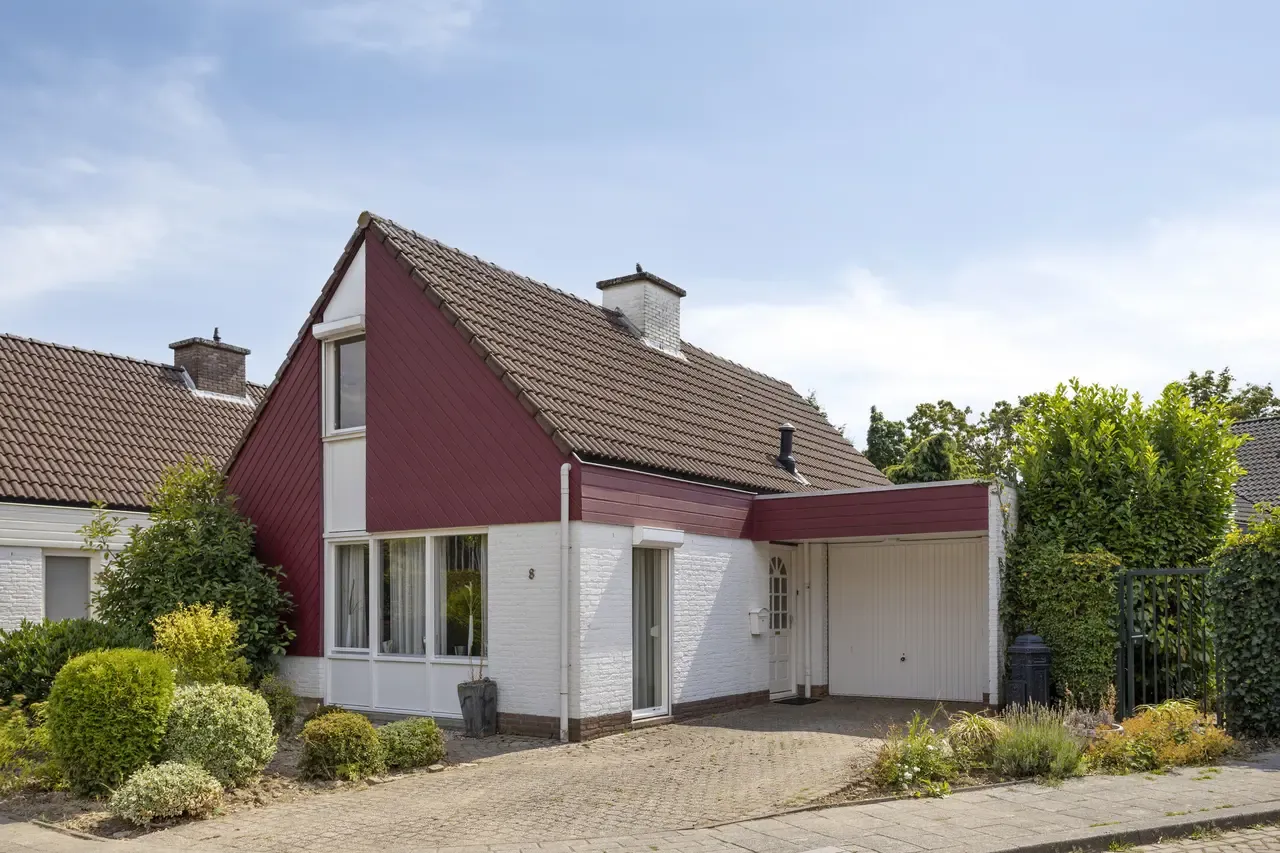 Hoekwoning te koop: Lorentzstraat 8, Geleen