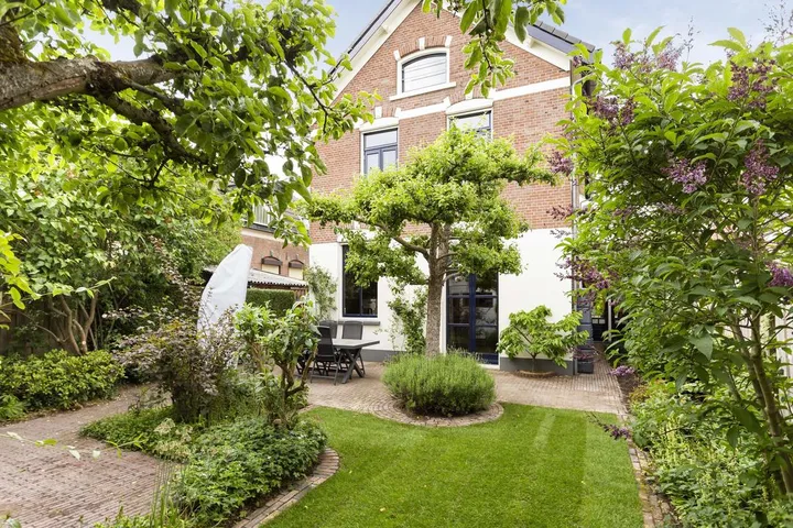 Vrijstaande woning te koop: Loseweg 11, Apeldoorn