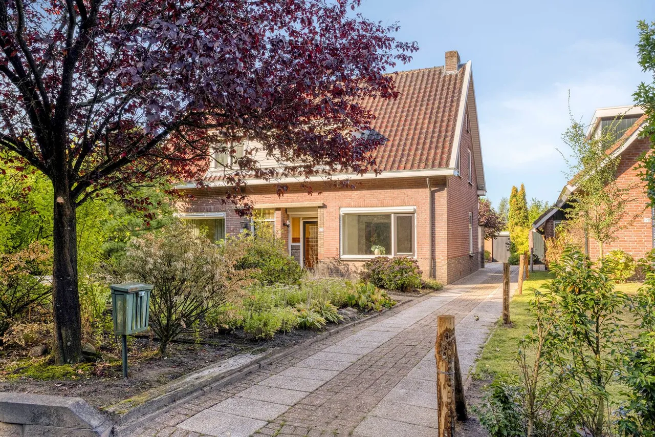 Twee-onder-één-kap te koop: lossersestraat 172, Oldenzaal