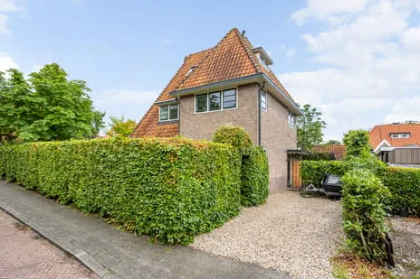 Twee-onder-één-kap te koop: Lothariuslaan 26, Waltherlaan Bussum