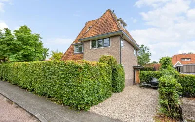 Semi-detached for sale: Lothariuslaan 26, Waltherlaan Bussum