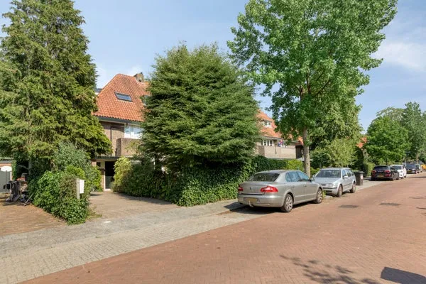 Twee-onder-één-kap te huur: Lothariuslaan 29, Waltherlaan Bussum