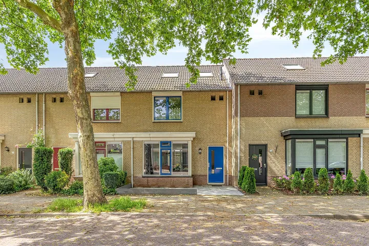 Tussenwoning te koop: Lottistraat 17, Rapelenburg Eindhoven