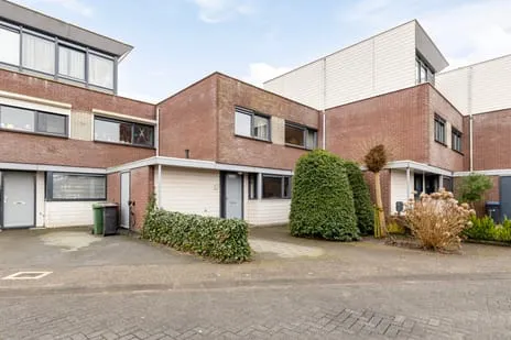 Tussenwoning te koop: Lotusstraat 16, Azië Purmerend