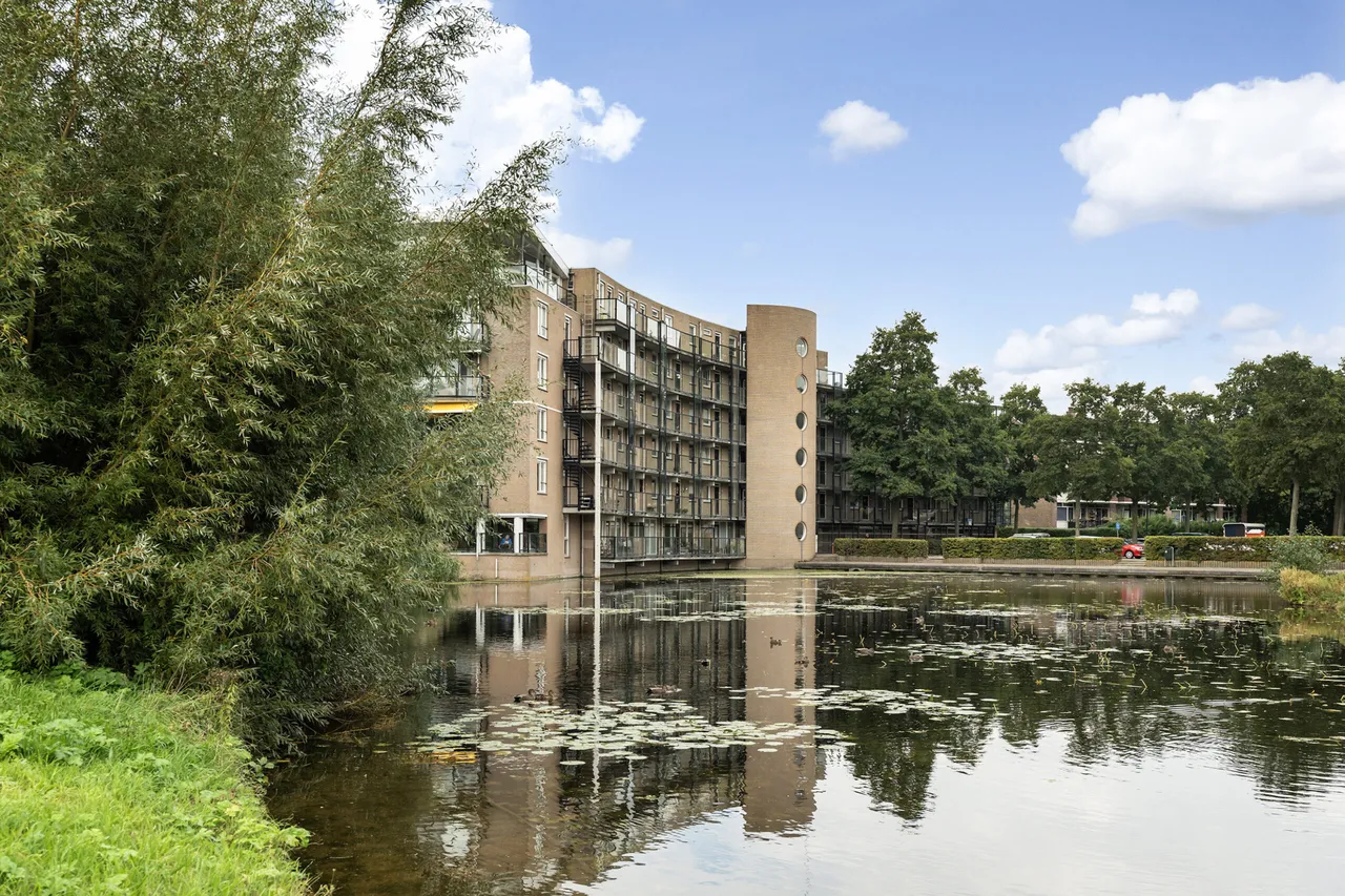 Appartement te koop: Louis Armstronglaan 43, Leiden