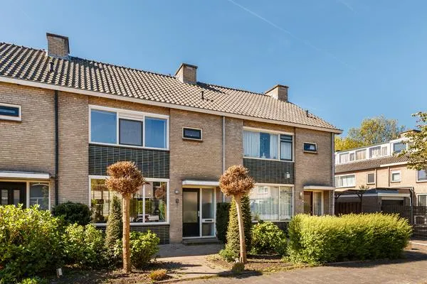 Twee-onder-één-kap te koop: Louis Pasteurlaan 3, Vleuten Vleuten