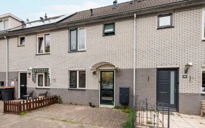 Tussenwoning te koop: Louis Pasteurstraat 231, Geleerdenbuurt Haarlem