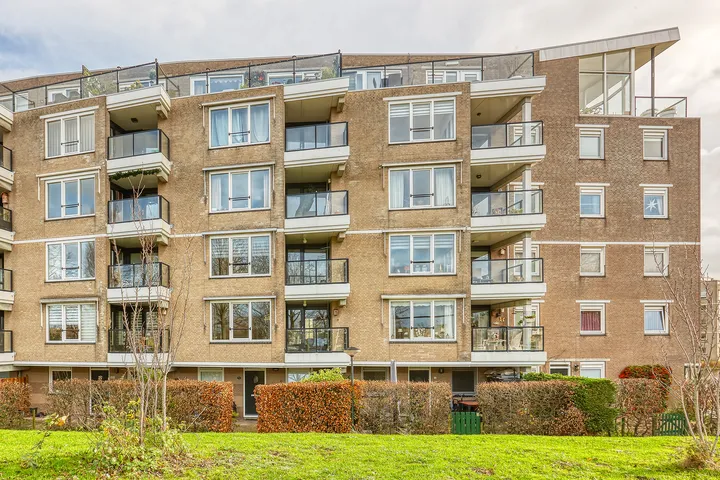 Appartement te koop: Louis Armstronglaan 77, Leiden