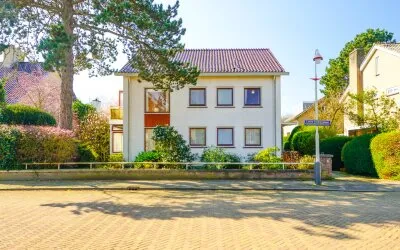 Vrijstaande woning te koop: Louis Gimberglaan 6, Duinzigt 'S-Gravenhage