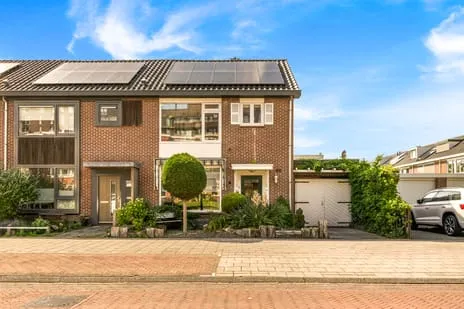 Hoekwoning te koop: Louise Henriettestraat 36, Kooimeer Alkmaar