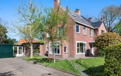 Twee-onder-één-kap te koop: Louise de Colignylaan 58, Neethofbuurt Santpoort-Zuid