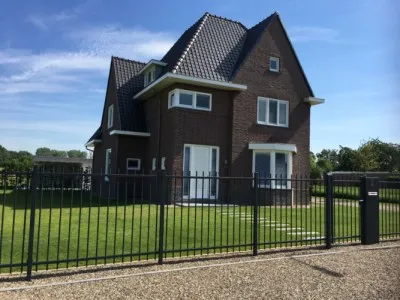 Vrijstaande woning te koop: Louisegroeveweg 1, Urmond ten oosten van Julianakanaal Urmond
