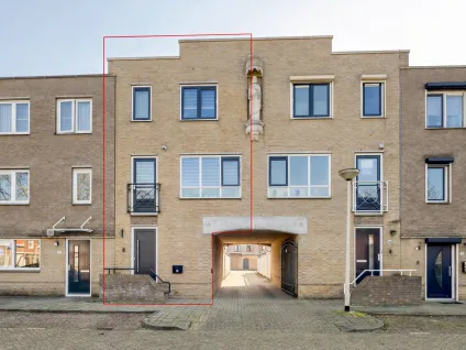 Tussenwoning te koop: Lourdesplein 13, Het Fort Bergen Op Zoom