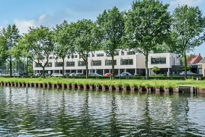 Tussenwoning te koop: Lovensekanaaldijk 81B, Melis Stokestraat Tilburg