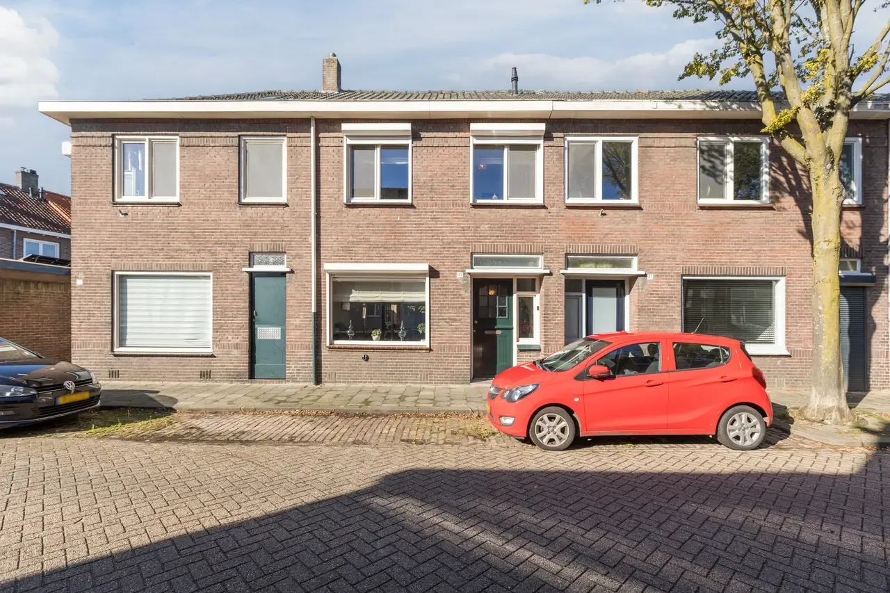 Tussenwoning te koop: Lovensestraat 49, Tilburg